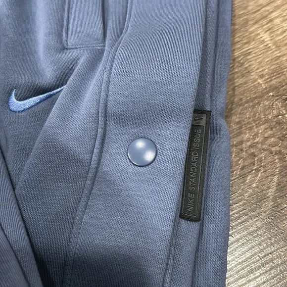 LeBron Standard Issue Therma-FIT Basketball Trousers